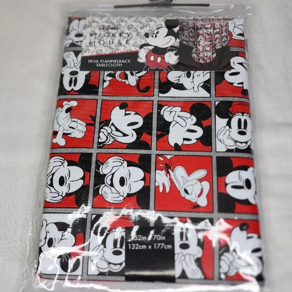 Mickey Minnie Mouse Donald Disney Tablecloth Vinyl PEVA FLANNELBACK  52 X 70"